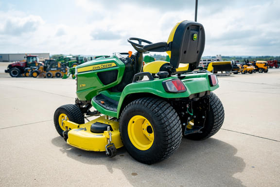 Image of John Deere X730 equipment image 2