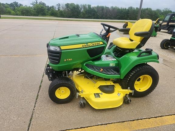 Image of John Deere X730 equipment image 2