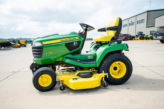 Image of John Deere X730 equipment image 1