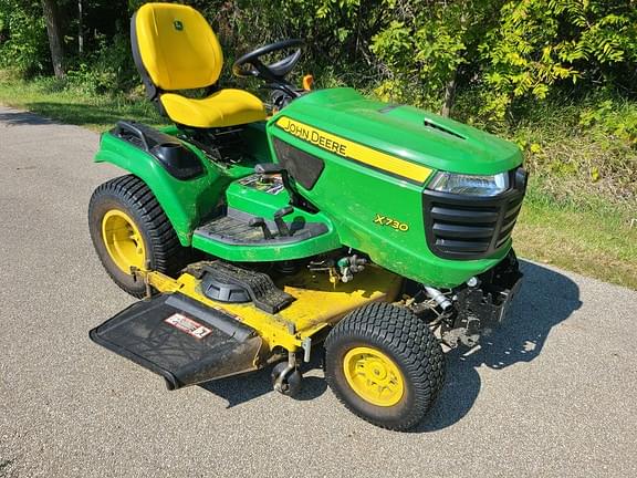 Image of John Deere X730 equipment image 1