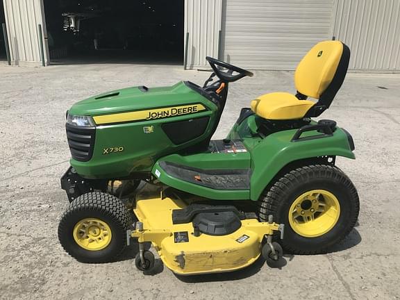 Image of John Deere X730 equipment image 4