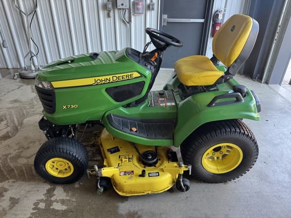 Image of John Deere X730 equipment image 2