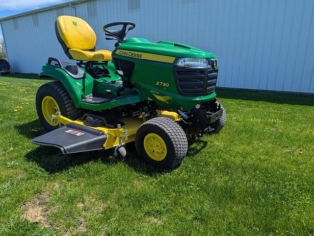 Image of John Deere X730 equipment image 4