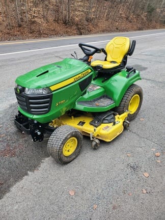 Main image John Deere X730