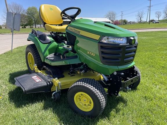 Image of John Deere X730 equipment image 1