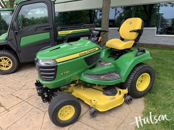 Image of John Deere X730 equipment image 2