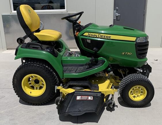 Image of John Deere X730 equipment image 1