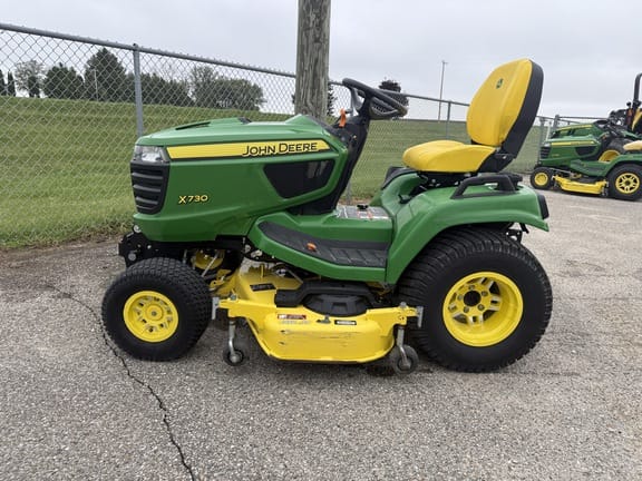 2022 John Deere X730 Equipment Image0