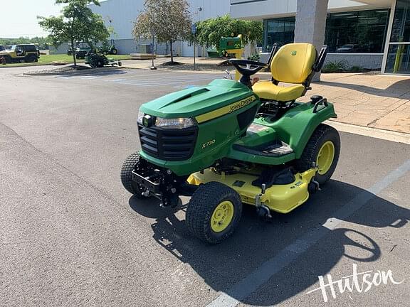 Image of John Deere X730 equipment image 1