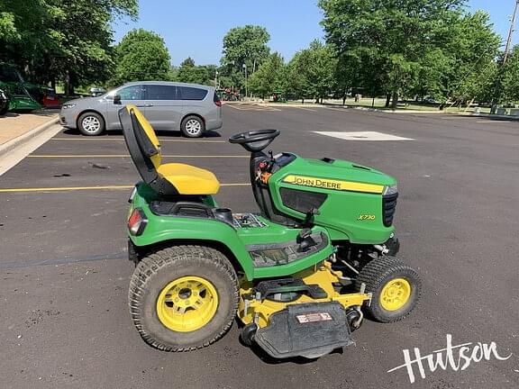 Image of John Deere X730 equipment image 3