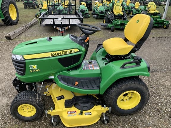 Image of John Deere X730 equipment image 1
