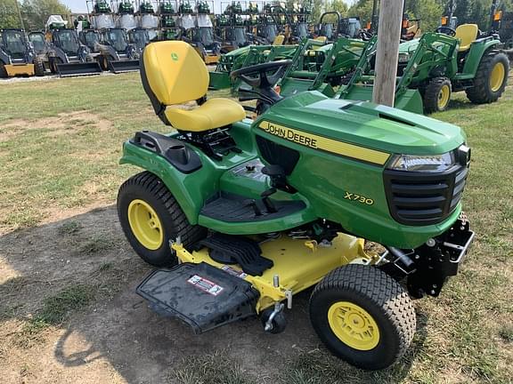 2022 John Deere X730 Equipment Image0