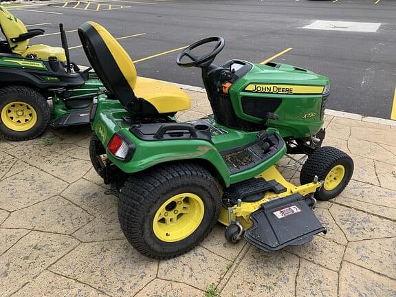 Image of John Deere X730 equipment image 2