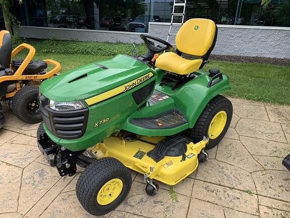 Image of John Deere X730 equipment image 4