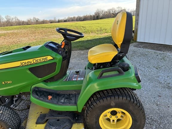 Image of John Deere X730 equipment image 4