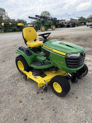 2022 John Deere X730 Equipment Image0