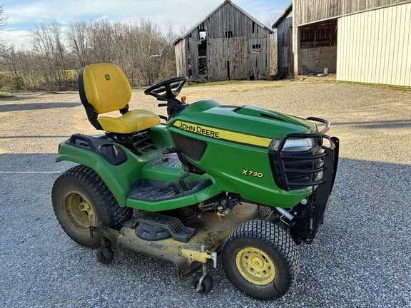 Image of John Deere X730 equipment image 2