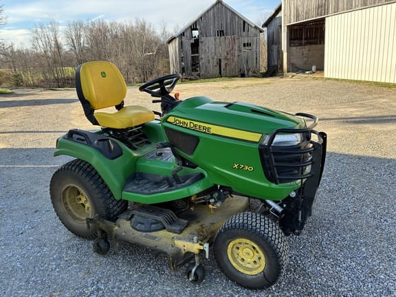 2022 John Deere X730 Equipment Image0
