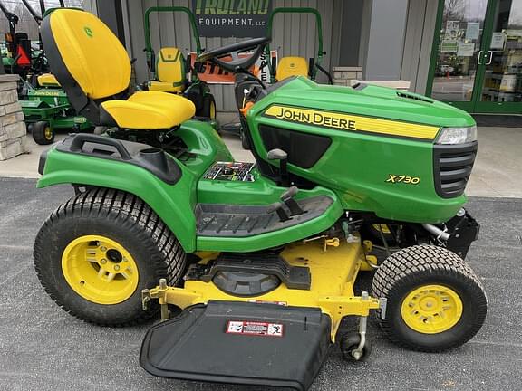 Image of John Deere X730 equipment image 3