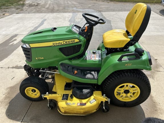 2022 John Deere X734 Equipment Image0