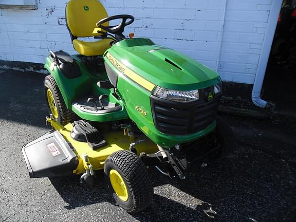 Image of John Deere X734 equipment image 3