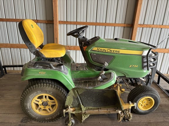 2022 John Deere X734 Equipment Image0