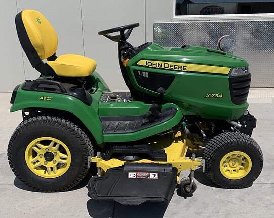 Image of John Deere X734 equipment image 1
