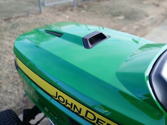 Image of John Deere X734 equipment image 3