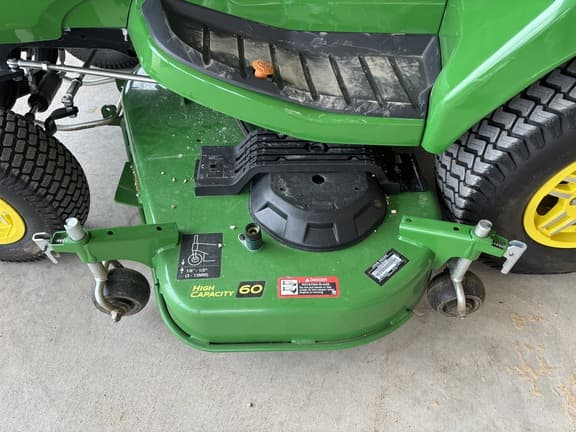 Image of John Deere X734 equipment image 2