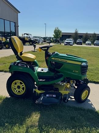 Image of John Deere X734 equipment image 3