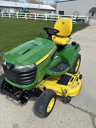 Image of John Deere X734 equipment image 1