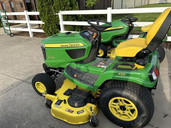Image of John Deere X734 equipment image 4