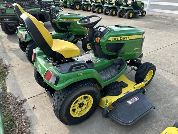 Image of John Deere X734 equipment image 1