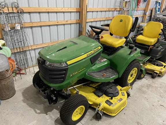 2022 John Deere X734 Equipment Image0