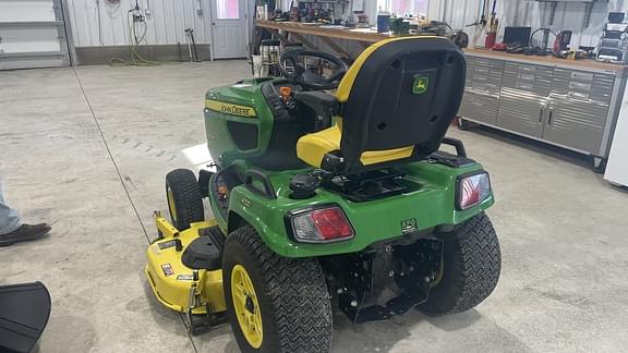 Image of John Deere X734 equipment image 1