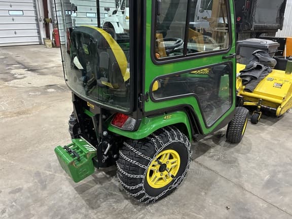 Image of John Deere X734 equipment image 3