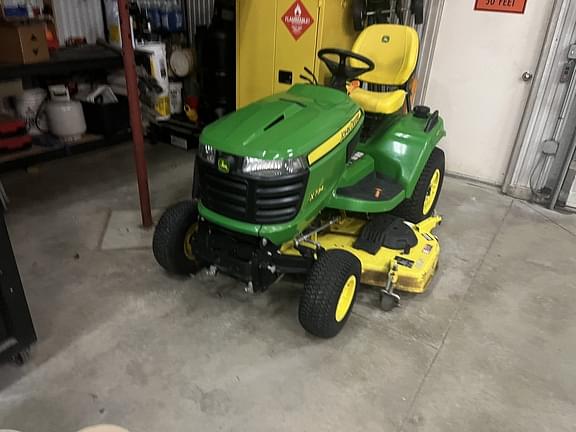 Image of John Deere X734 equipment image 1