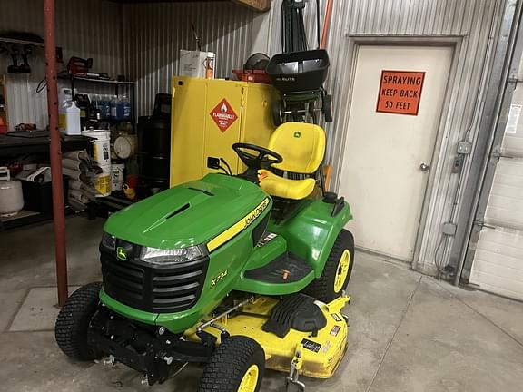 Image of John Deere X734 equipment image 3