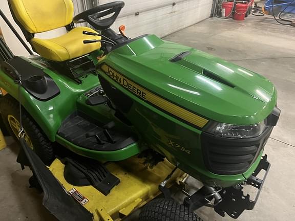 Image of John Deere X734 equipment image 2