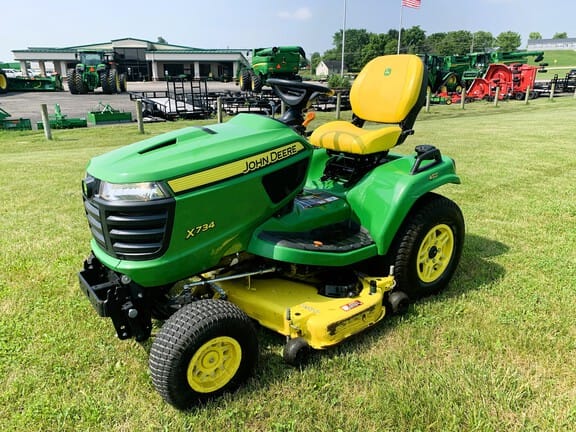 2022 John Deere X734 Equipment Image0
