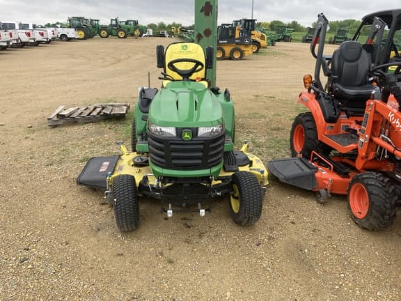 Image of John Deere X734 equipment image 1