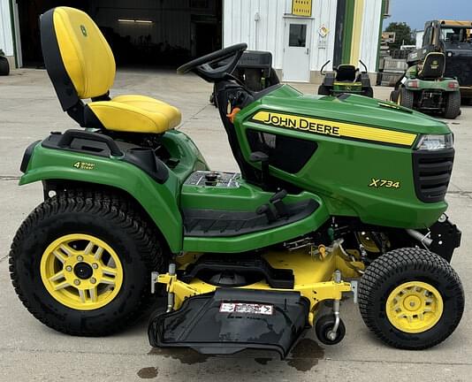 Image of John Deere X734 equipment image 3