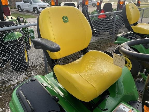 Image of John Deere X738 equipment image 4