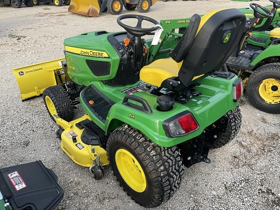 Image of John Deere X738 equipment image 3