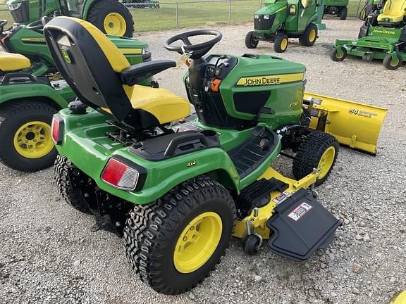 Image of John Deere X738 equipment image 2