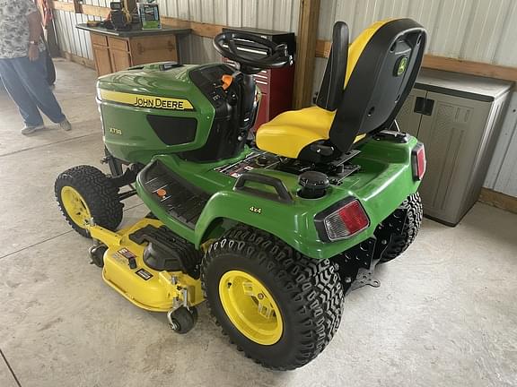 Image of John Deere X738 equipment image 2