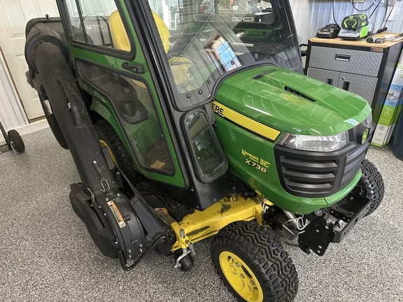 Main image John Deere X738