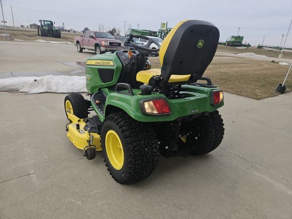 Image of John Deere X738 equipment image 3