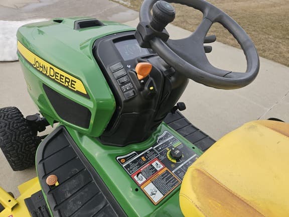 Image of John Deere X738 equipment image 4