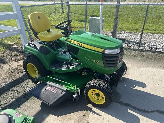 Image of John Deere X738 Primary image